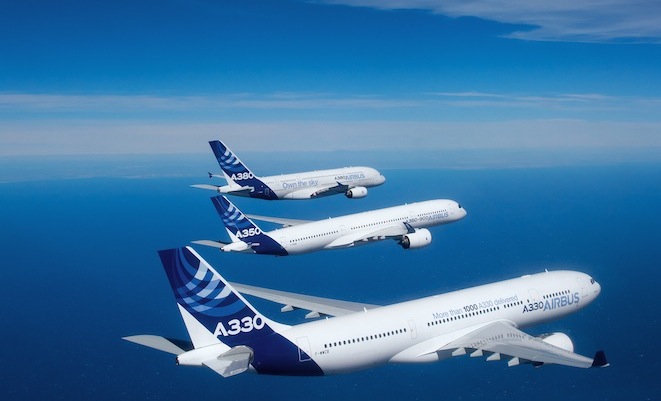 Airbus_formation_flight_A330_A350_XWB_A380_vertical