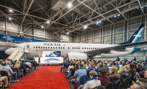 The formal handover of SilkAir's first 737-800 in Seattle. (Boeing)