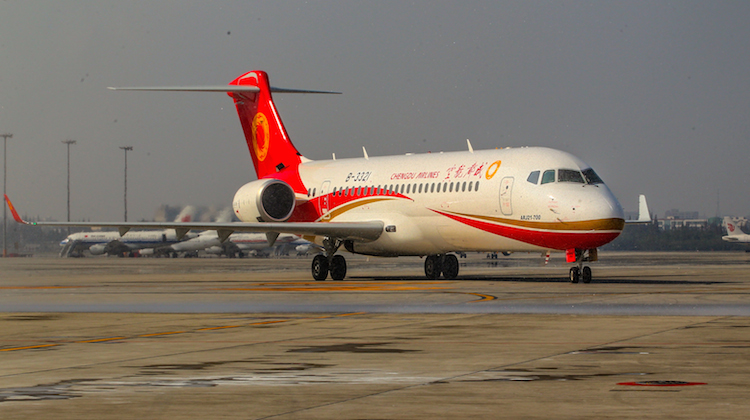The ARJ21-700 in Chengdu Airlines livery. (Honeywell)