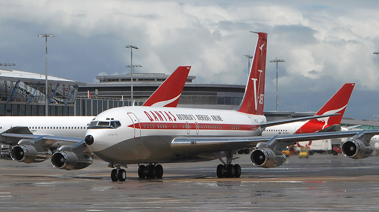 N707JT at Sydney Airport during its November 2010 visit to Australia. (Damien Aiello)