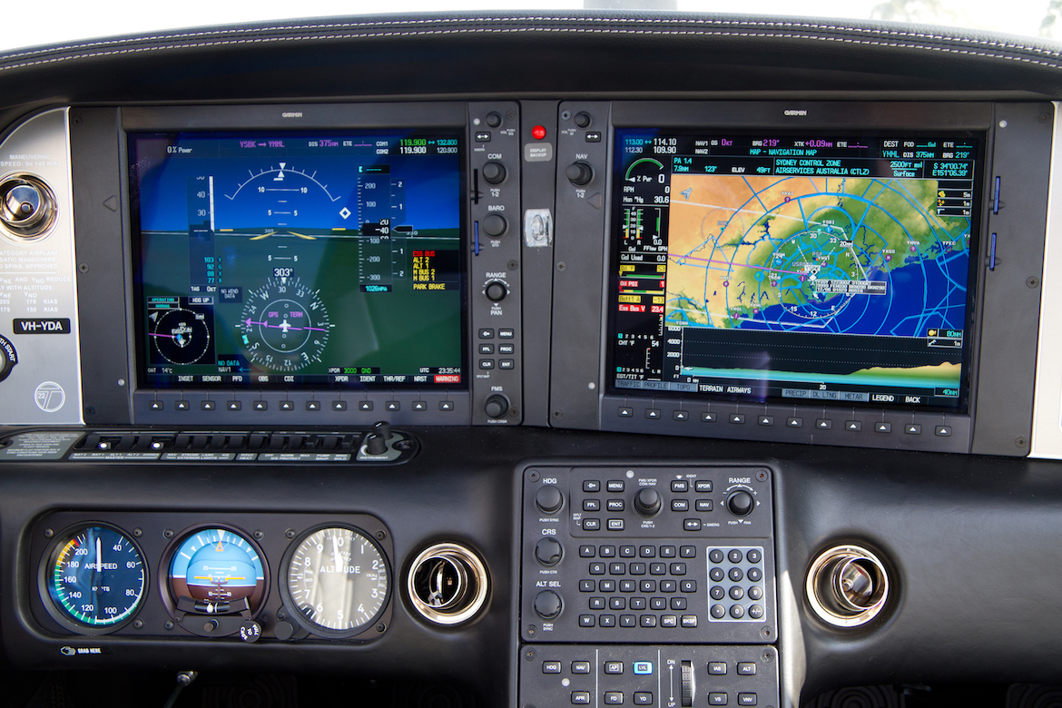 The Cirrus Perspective avionics suite features 30cm displays. (Seth Jaworski)