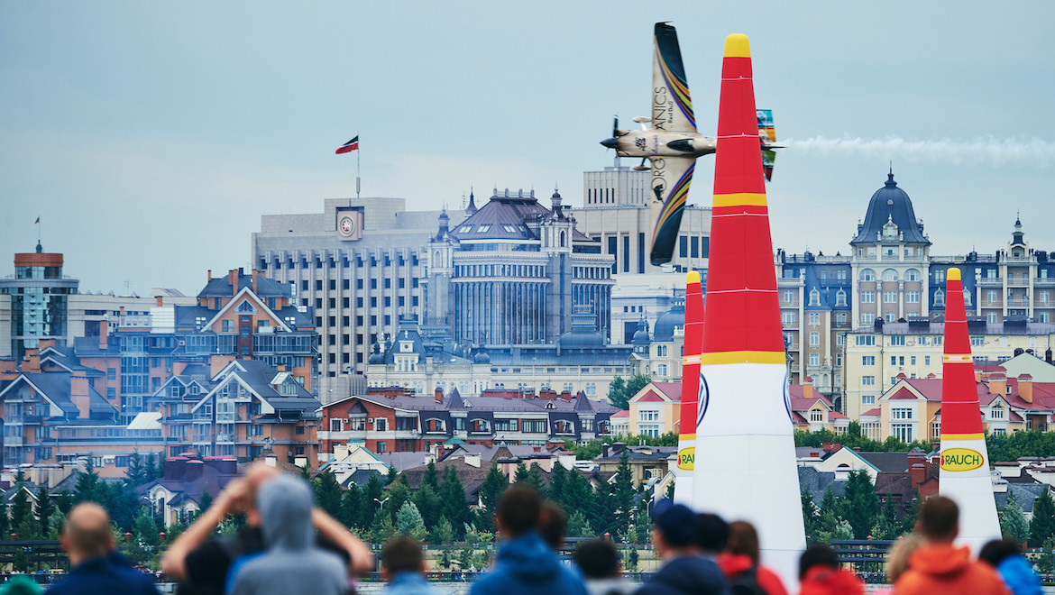 Matt Hall of Australia performs during the finals at the second round of the Red Bull Air Race World Championship at Kazan, Russia on June 16, 2019. (Red Bull Content Pool)