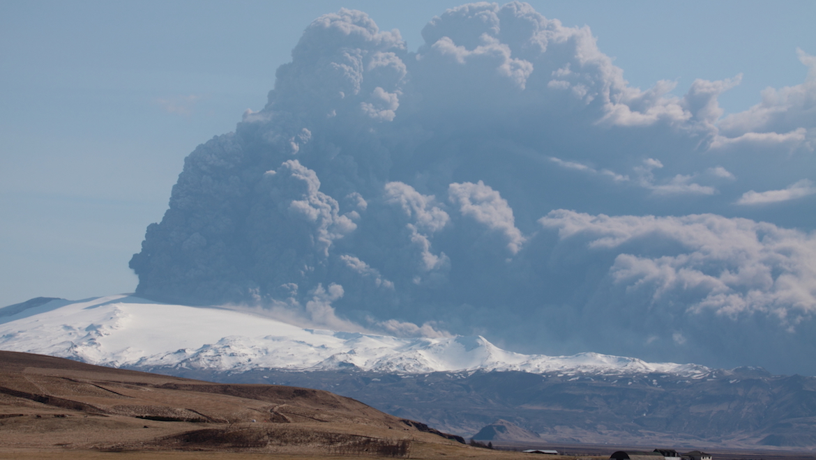 The ash plume from the Eyjafjallajokull. (Henrik Thorburn)