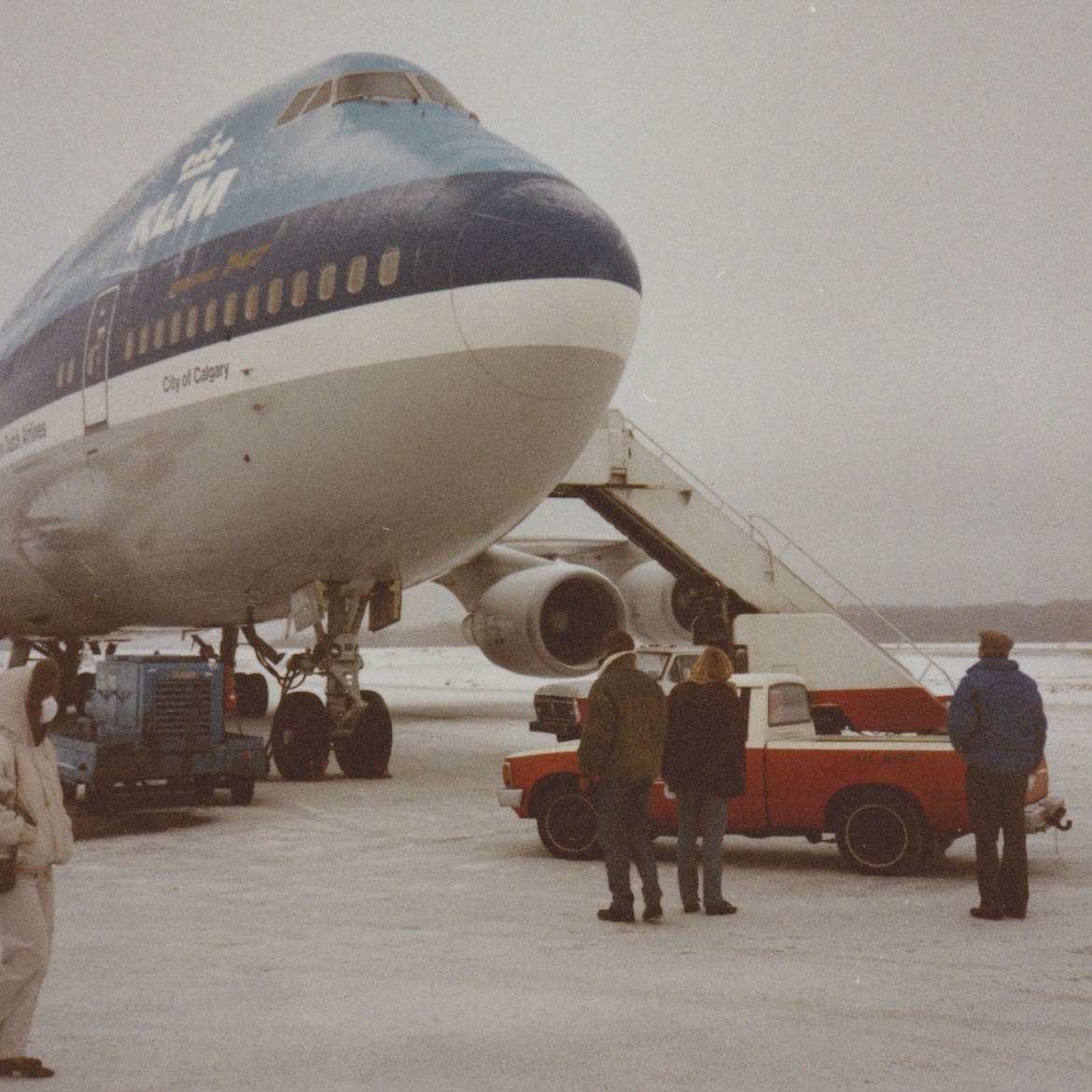 A KLM Boeing 747-406M PH-BFC is damaged after encountering ash cloud from Mt Redoubt in Alaska in December 1989. (Bauhaus345/Wikimedia Commons)