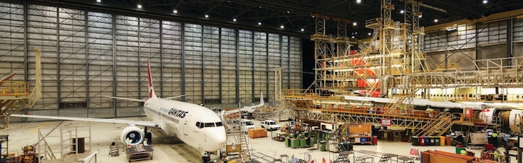 A Qantas Boeing 737-800 in the hangar. (Qantas)